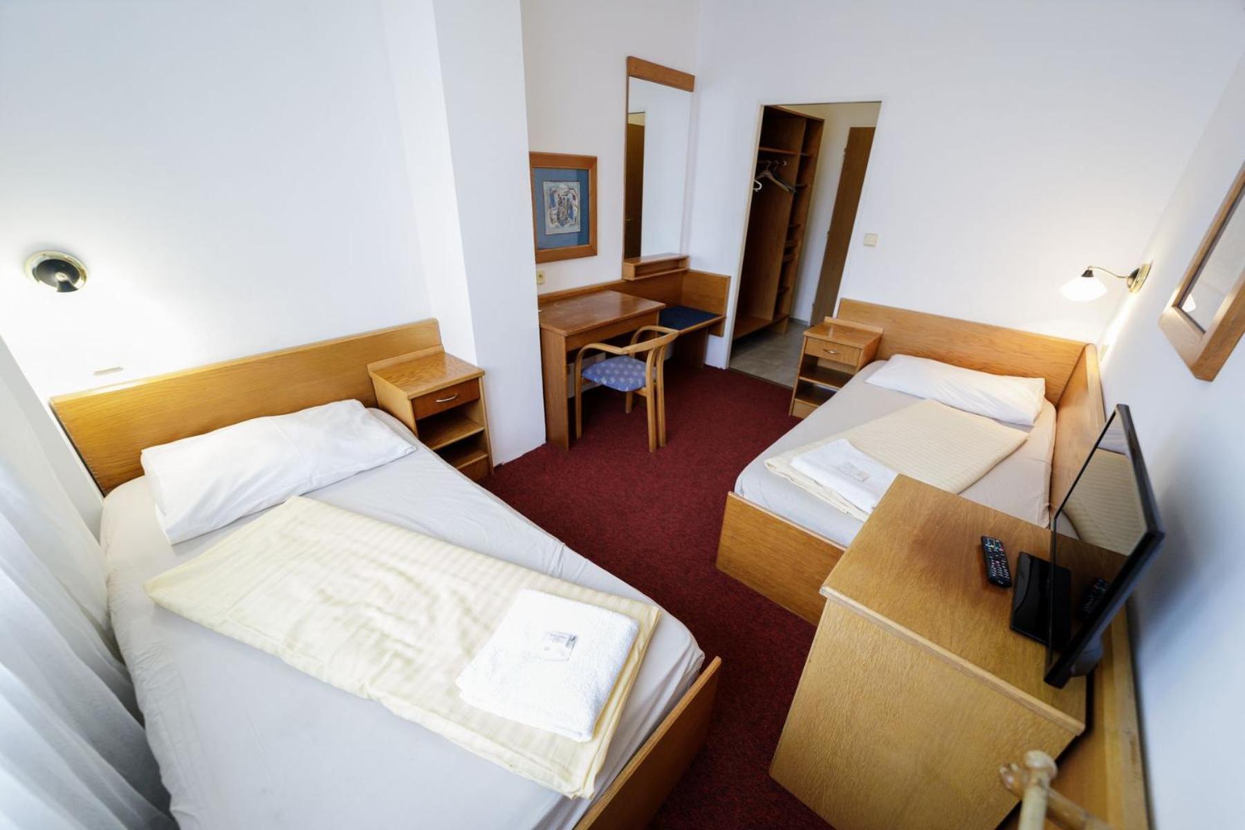 Hotel Peliny Chocen Экстерьер фото